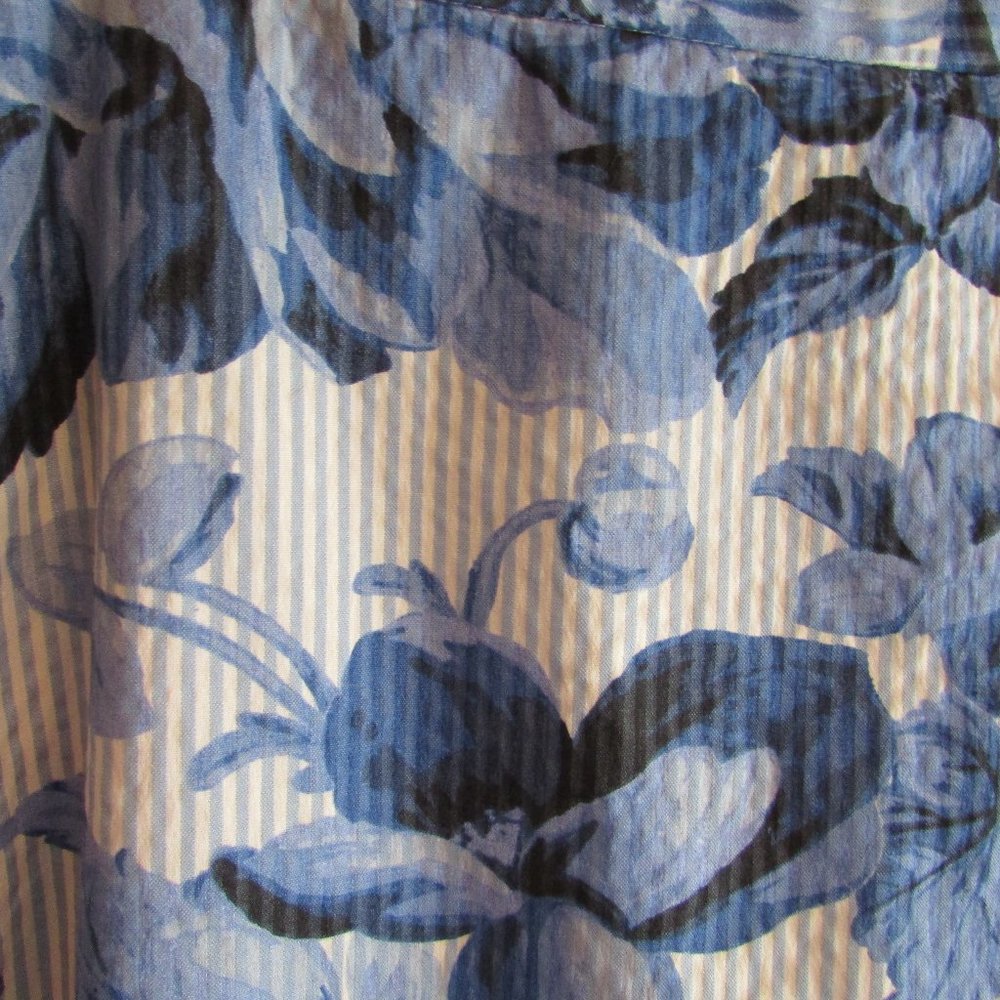 *5 for $25 Bundle Item* Ann Taylor Floral pencil skirt - Picture 2 of 5